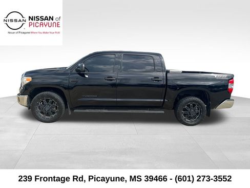 Used 2017 Toyota Tundra SR5 w/ SR5 Upgrade Package image 2