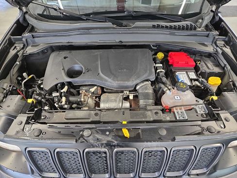 Used 2019 Jeep Renegade Trailhawk AWD/4WD image 26