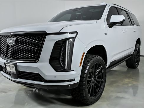Used 2026 Cadillac Escalade Platinum Sport w/ LPO, ONYX Package AWD/4WD image 6
