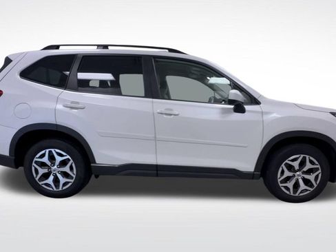 Used 2021 Subaru Forester Premium AWD/4WD image 9