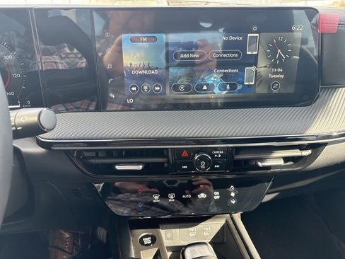 New 2025 Nissan Kicks SR AWD/4WD image 21