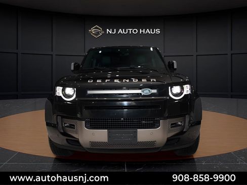 Used 2023 Land Rover Defender 110 X-Dynamic SE image 3