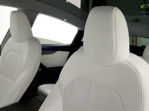 Used 2026 Tesla Model Y AWD image 43