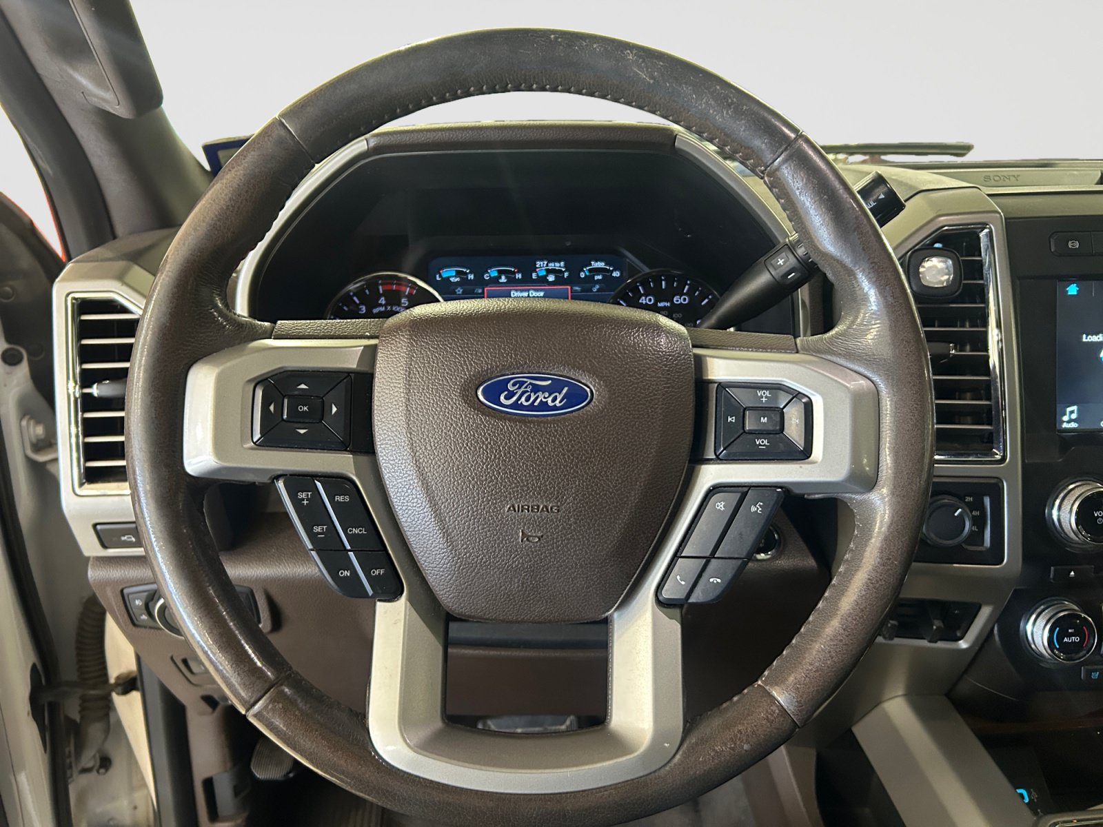 Used 2017 Ford F250 King Ranch w/ King Ranch Ultimate Package AWD/4WD image 18