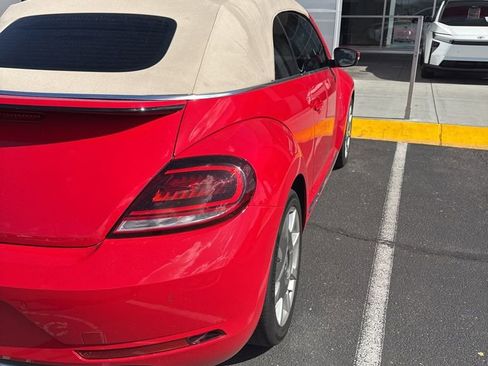 Used 2019 Volkswagen Beetle 2.0T SE image 7