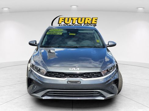 Used 2023 Kia Forte LXS image 4