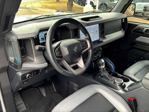 Certified 2024 Ford Bronco Black Diamond image 15