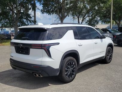 Used 2025 Chevrolet Traverse LT w/ Midnight/Sport Edition