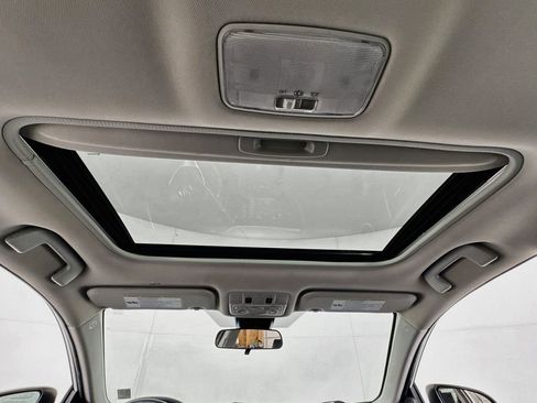 Used 2018 Toyota Corolla XSE FWD image 17