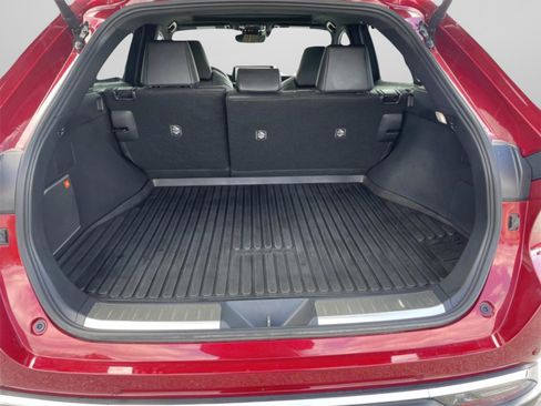 Used 2024 Toyota Venza Limited image 15