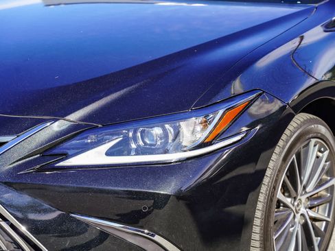 Used 2022 Lexus ES 350 image 9