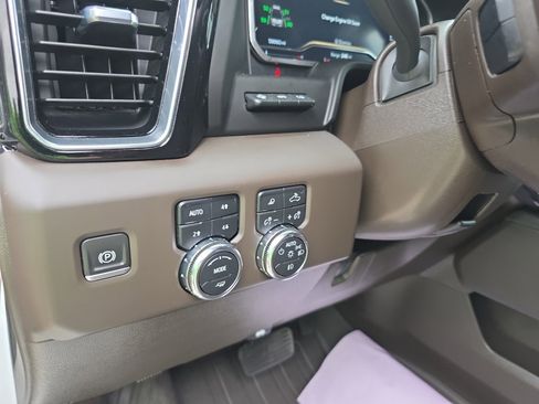 Used 2024 GMC Sierra 2500 Denali w/ Technology Package AWD/4WD image 14