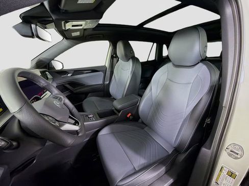 New 2026 Volkswagen Tiguan SE R-Line image 11