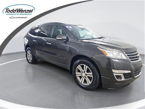 Used 2017 Chevrolet Traverse LT image 1