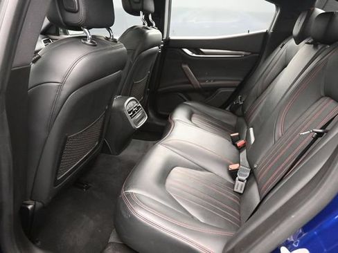 Used 2018 Maserati Ghibli S GranLusso AWD/4WD image 16