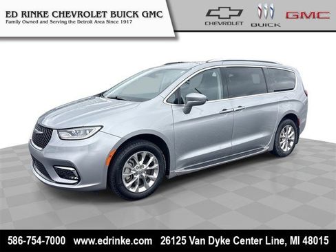 Used 2021 Chrysler Pacifica Touring-L AWD/4WD image 1