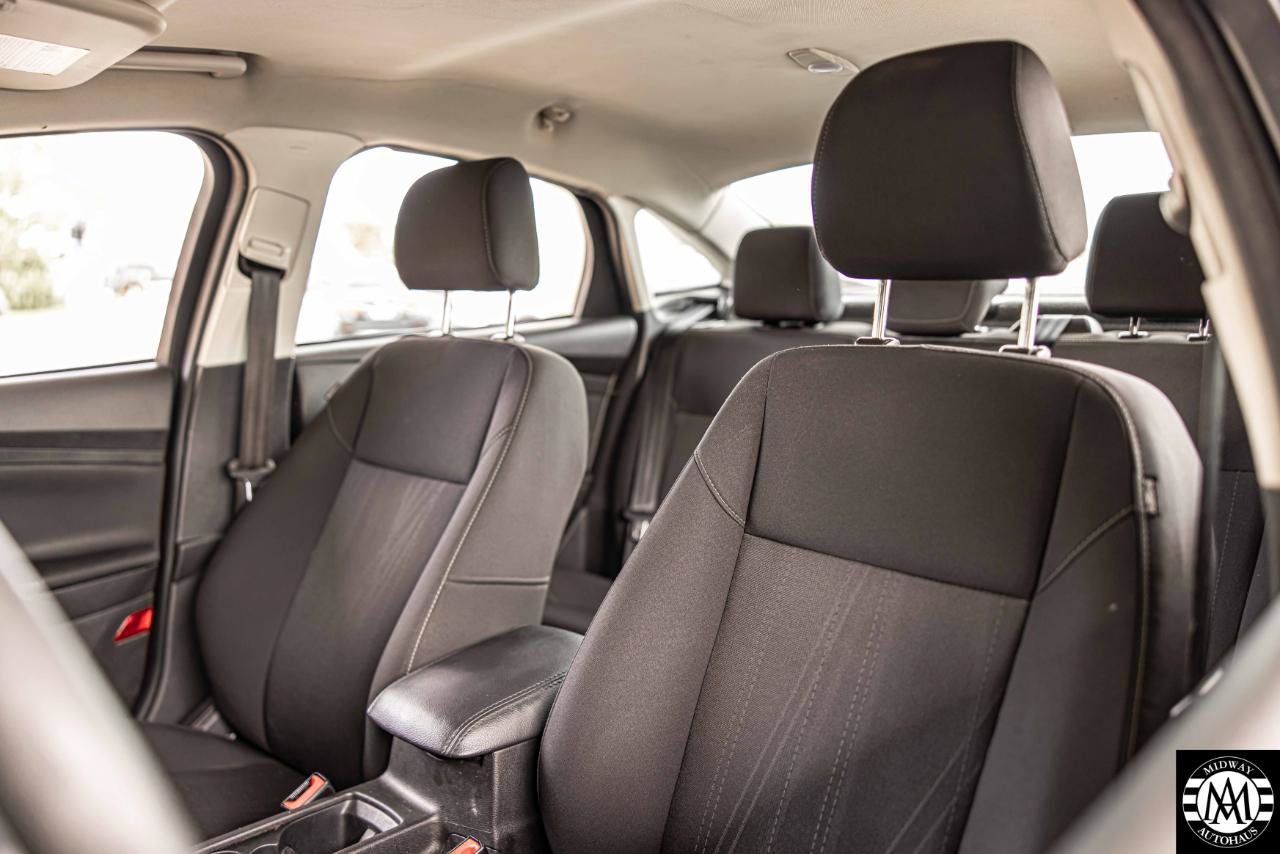 Used 2017 Ford Focus SE FWD image 18