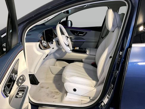 New 2026 Mercedes-Benz EQE 320 4MATIC SUV image 13