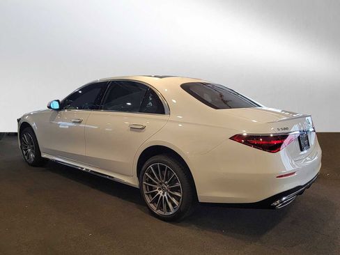 Used 2025 Mercedes-Benz S 580 4MATIC Sedan image 2