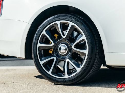 Used 2019 Rolls-Royce Wraith RWD image 46
