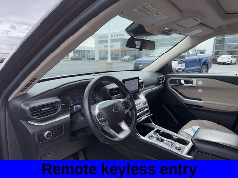Used 2023 Ford Explorer XLT w/ Equipment Group 202A image 10
