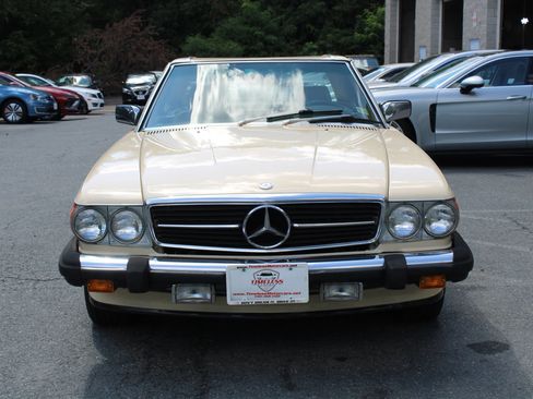 Used 1987 Mercedes-Benz 560 SL image 2
