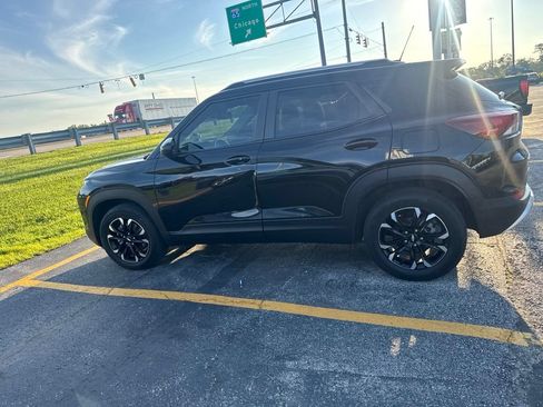 Used 2023 Chevrolet TrailBlazer LT w/ Convenience Package FWD image 5