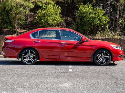 Used 2016 Honda Accord Sport image 4