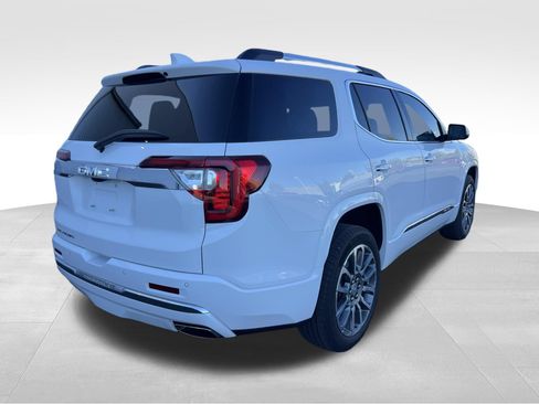 Used 2021 GMC Acadia Denali w/ Denali Technology Package FWD image 5
