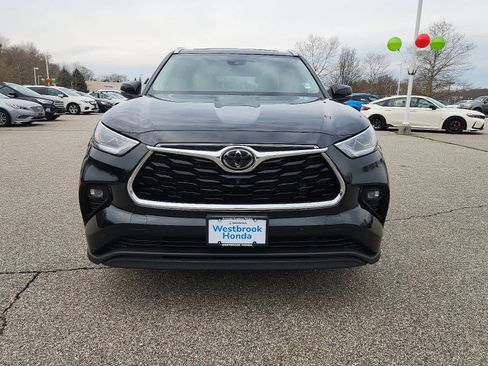 Used 2022 Toyota Highlander Limited image 2