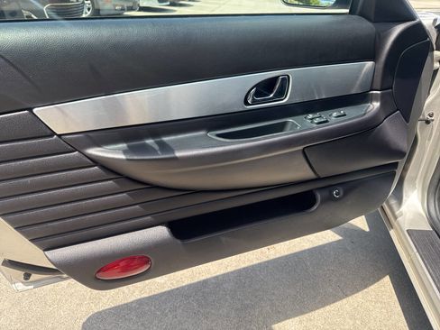 Used 2004 Ford Thunderbird Deluxe image 15