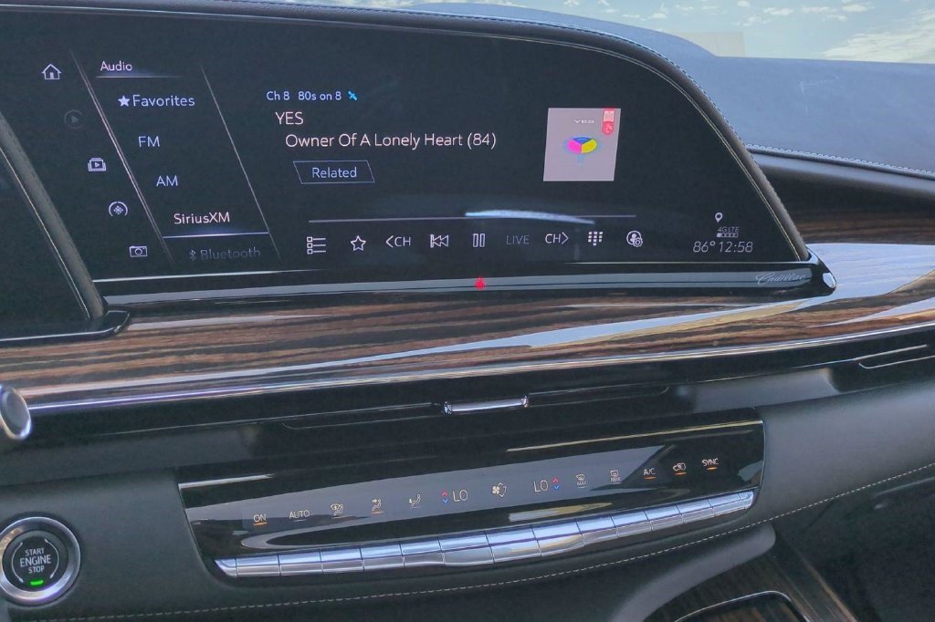 Certified 2023 Cadillac Escalade ESV Premium Luxury w/ Performance Package AWD/4WD image 16