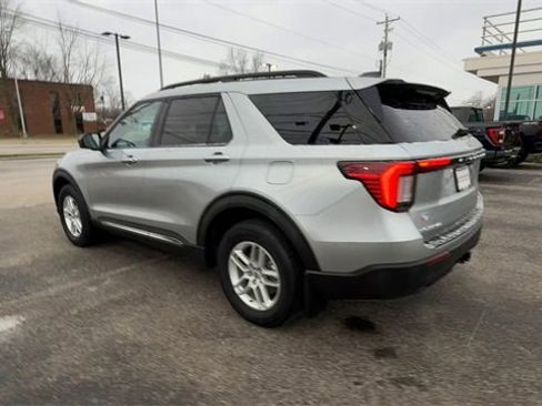 Used 2025 Ford Explorer Active image 6