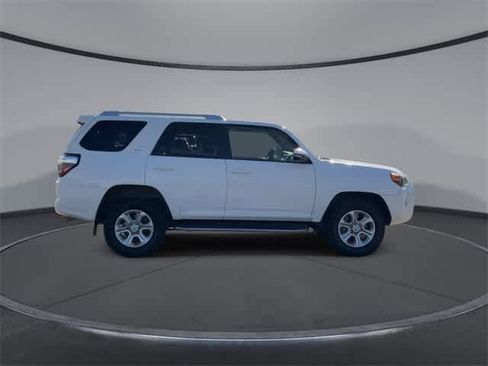 Used 2016 Toyota 4Runner SR5 Premium image 9