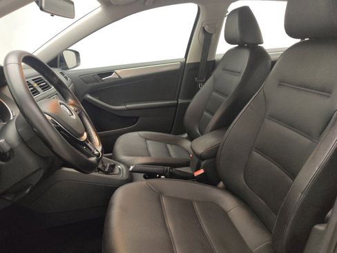 Used 2017 Volkswagen Jetta SE FWD image 17