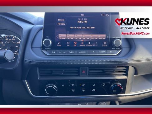 Used 2024 Nissan Rogue S image 17