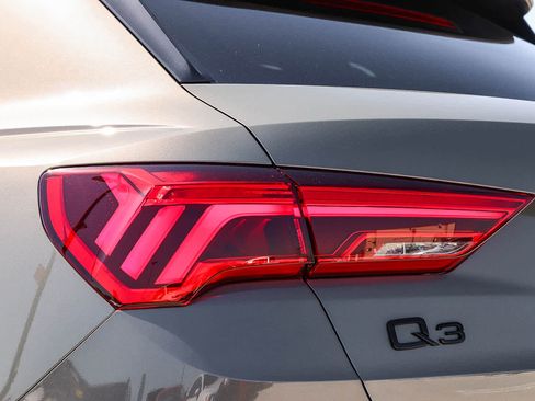 Used 2025 Audi Q3 2.0T Premium w/ Convenience Package AWD/4WD image 12