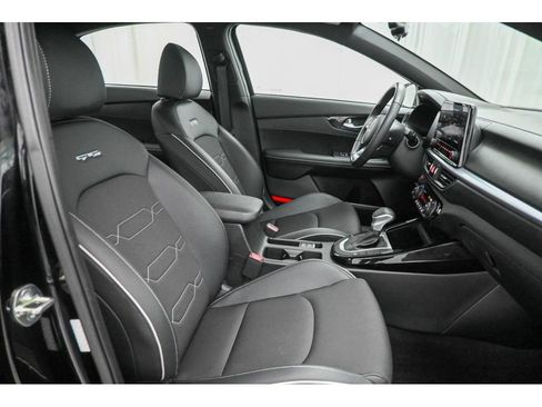 Used 2024 Kia Forte GT-Line w/ GT-Line Premium Package image 15