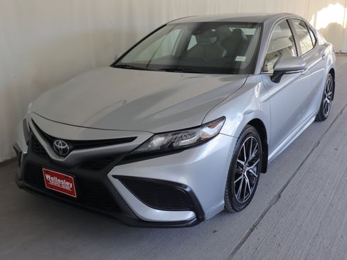 Used 2023 Toyota Camry SE AWD/4WD image 22