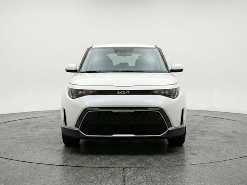 Used 2025 Kia Soul LX w/ LX Technology Package image 2