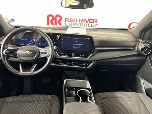 Used 2025 Chevrolet Equinox LT AWD/4WD image 12