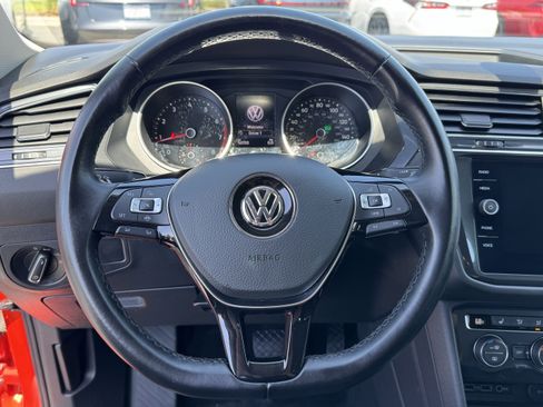 Used 2019 Volkswagen Tiguan SE AWD/4WD image 14