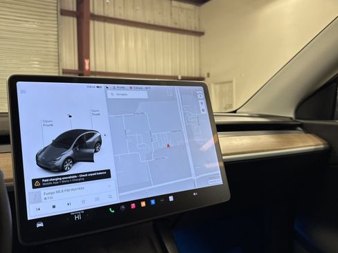 Used 2021 Tesla Model Y Long Range image 7