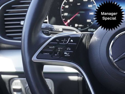 Used 2025 Mercedes-Benz GLS 450 4MATIC image 12
