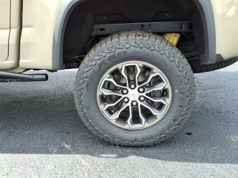Used 2021 Chevrolet Colorado ZR2 AWD/4WD image 7