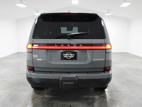 Used 2024 Lexus GX 550 image 8
