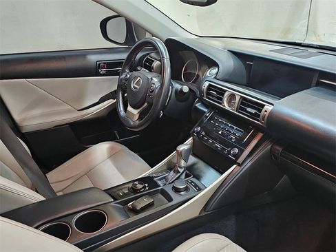 Used 2014 Lexus IS 250 image 10