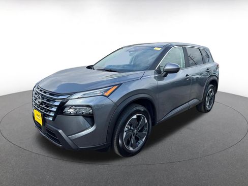 Used 2025 Nissan Rogue SV AWD/4WD image 4