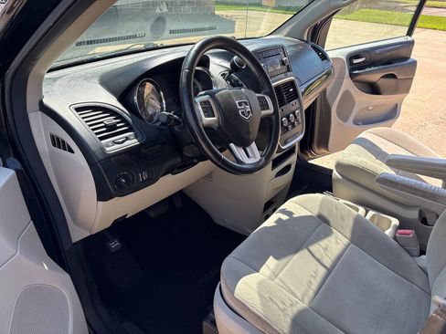 Used 2013 Dodge Grand Caravan SE FWD image 9