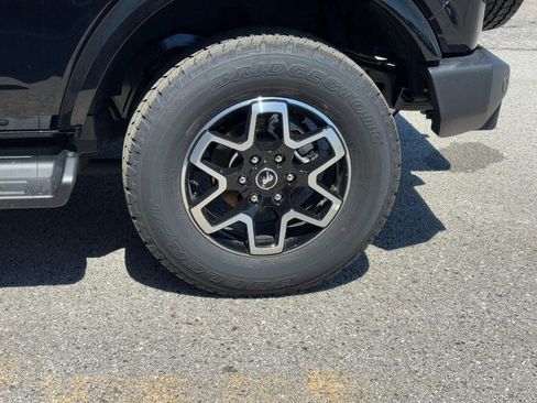 New 2026 Ford Bronco Outer Banks AWD/4WD image 11